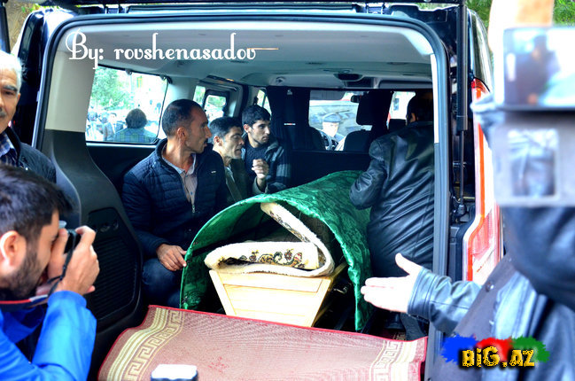 Lütfi Zadə DƏFN EDİLDİ: Kimlər güldü, kimlər yatdı, kimlər isə KÖVRƏLDİ - FOTOREPORTAJ