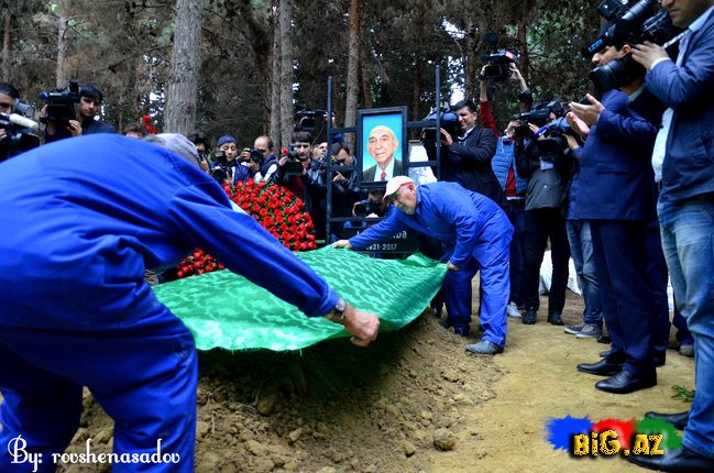 Lütfi Zadə DƏFN EDİLDİ: Kimlər güldü, kimlər yatdı, kimlər isə KÖVRƏLDİ - FOTOREPORTAJ