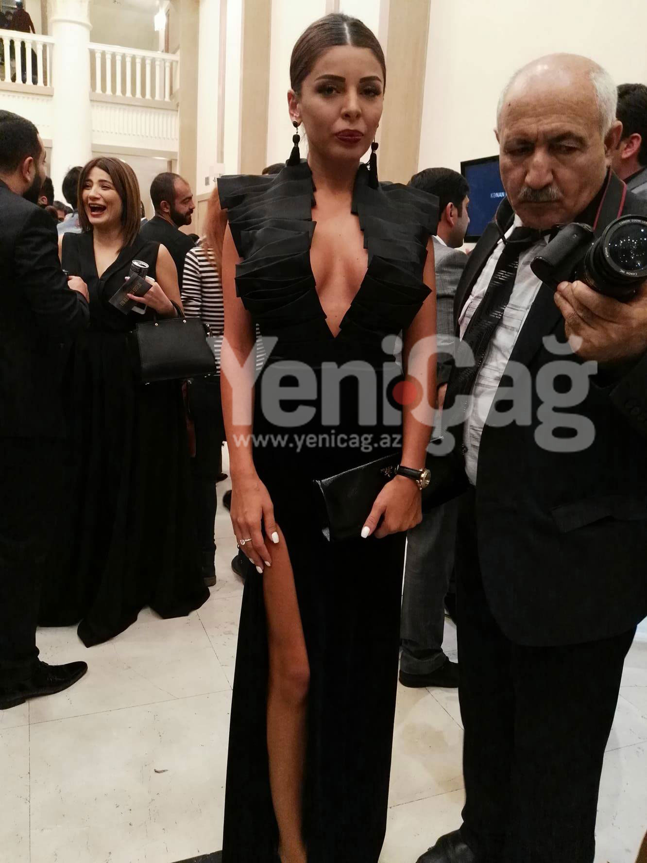 "Gecə qonağı"nın yarıçılpaq qonağı - FOTO