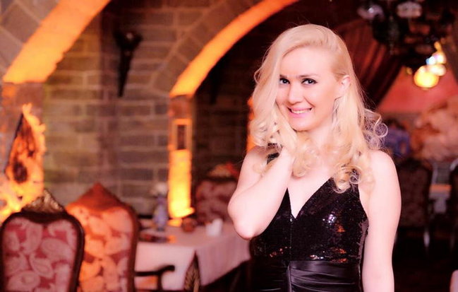 Aparıcı Aysel ikinci dəfə ərə gedir: ÖZÜ DƏ GÖRÜN KİMƏ - FOTO