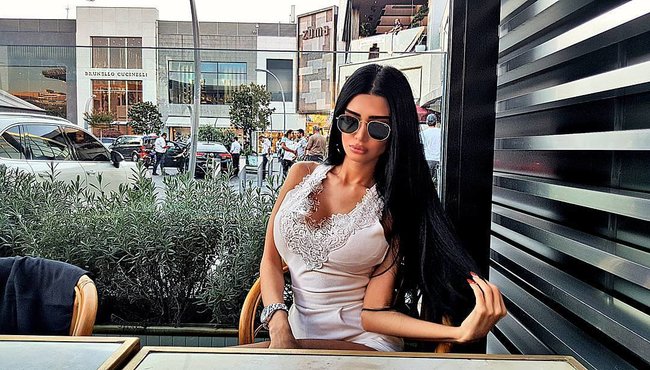 Azərbaycanlı holdinq rəhbərinin qızından cazibədar FOTOLAR