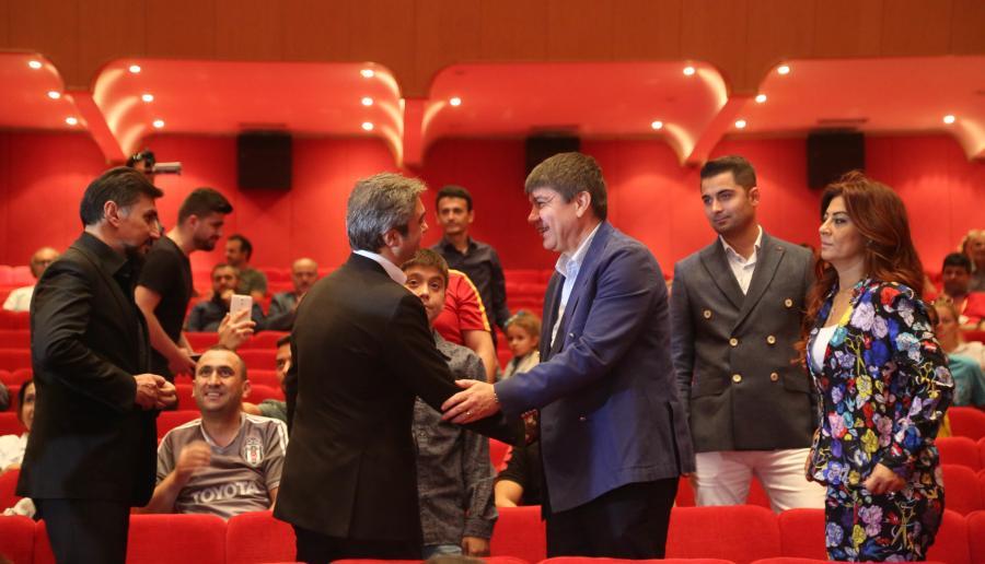 Necati Şaşmaza ağır zərbə - FOTO