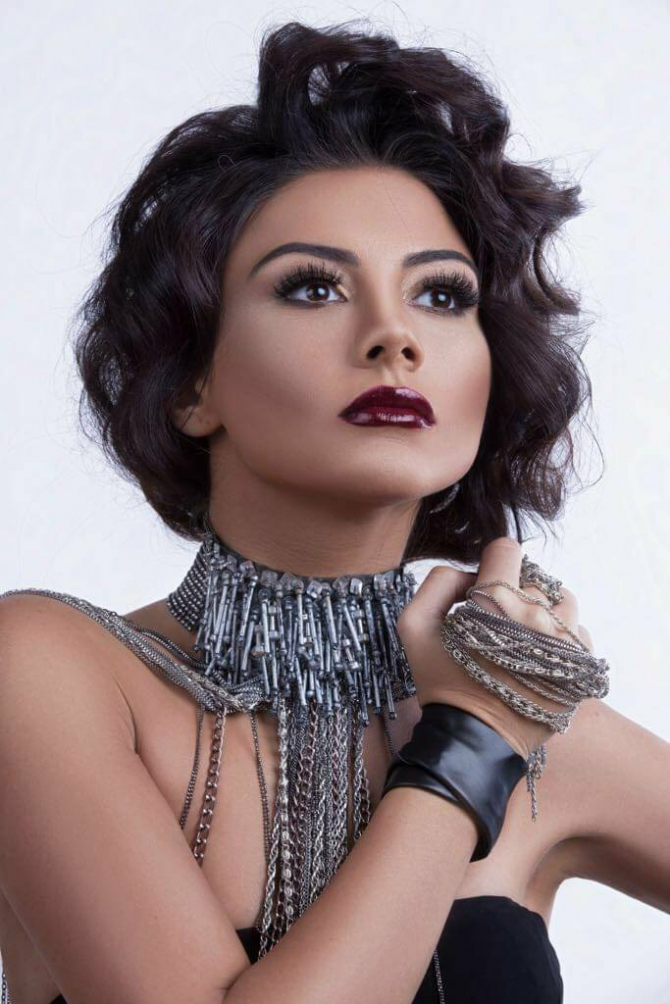 Aysel Əlizadədən qaynar FOTOSESSİYA