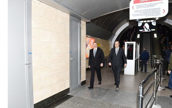 İlham Əliyev Bakı Metropolitenində - FOTO