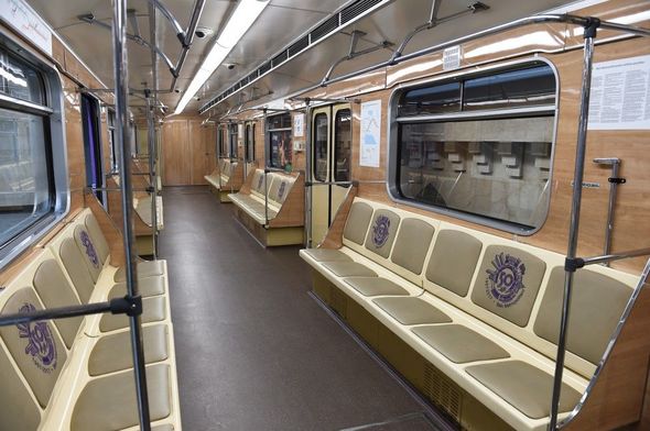 İlham Əliyev Bakı Metropolitenində - FOTO