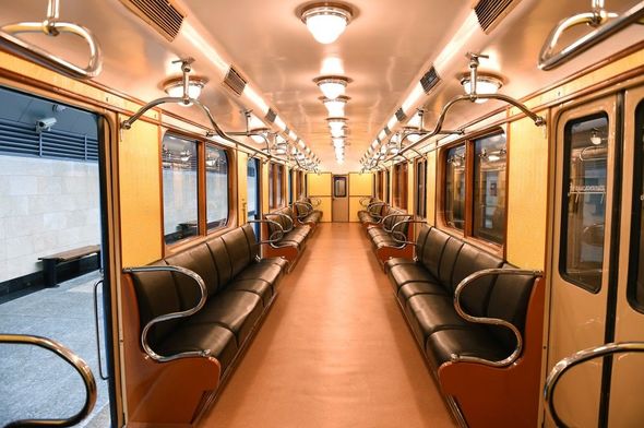 İlham Əliyev Bakı Metropolitenində - FOTO