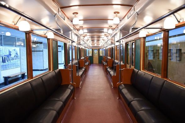İlham Əliyev Bakı Metropolitenində - FOTO