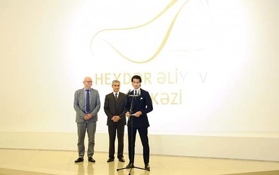 Prezidentin qızları açılışda - FOTOLAR