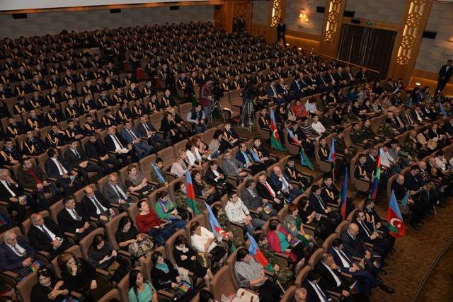 NƏSİMİ RAYON İCRA HAKİMİYYƏTİ TƏRƏFİNDƏN NİZAMİ KİNO MƏRKƏZİNDƏ “BAYRAĞIMIZ – KİMLİYİMİZ, MƏNLİYİMİZ VƏ QÜRUR MƏNBƏYİMİZDİR” ADLI TƏDBİR KEÇİRİLMİŞDİR.