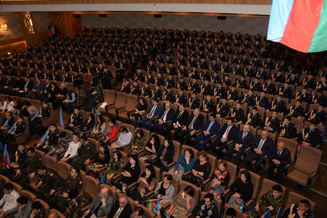 NƏSİMİ RAYON İCRA HAKİMİYYƏTİ TƏRƏFİNDƏN NİZAMİ KİNO MƏRKƏZİNDƏ “BAYRAĞIMIZ – KİMLİYİMİZ, MƏNLİYİMİZ VƏ QÜRUR MƏNBƏYİMİZDİR” ADLI TƏDBİR KEÇİRİLMİŞDİR.