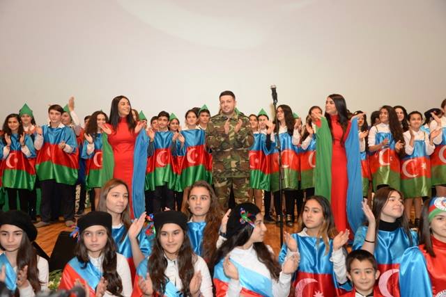 NƏSİMİ RAYON İCRA HAKİMİYYƏTİ TƏRƏFİNDƏN NİZAMİ KİNO MƏRKƏZİNDƏ “BAYRAĞIMIZ – KİMLİYİMİZ, MƏNLİYİMİZ VƏ QÜRUR MƏNBƏYİMİZDİR” ADLI TƏDBİR KEÇİRİLMİŞDİR.