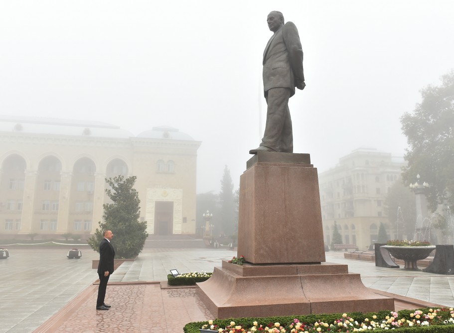 İlham Əliyev Gəncədə - FOTO