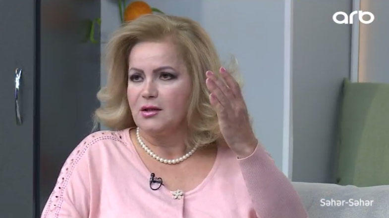 İllərdir görünməyən azərbaycanlı qadın müğənni