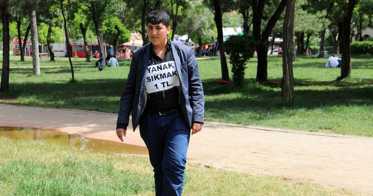 Bu oğlan pul müqabilində görün nə işlə məşğul olur - FOTO