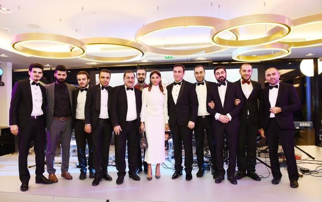 Mehriban Əliyeva qızı ilə Parisdə - FOTOLAR