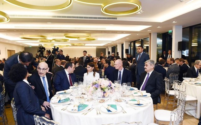 Mehriban Əliyeva qızı ilə Parisdə - FOTOLAR