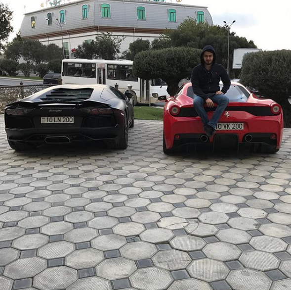 "Şərurlu İsfəndiyar"ın oğlundan gözqamaşdıran maşınların, dəbdəbəli istirahətin - FOTOLARI