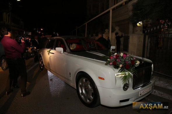 Könül Kərimova qızının toyuna gecikib – FOTO