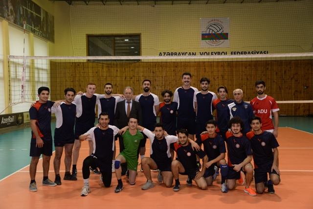 Nəsimi rayonunda Ümummilli Lider Heydər Əliyevin xatirəsinə həsr edilmiş voleybol üzrə turnirə yekun vurulmuşdur.