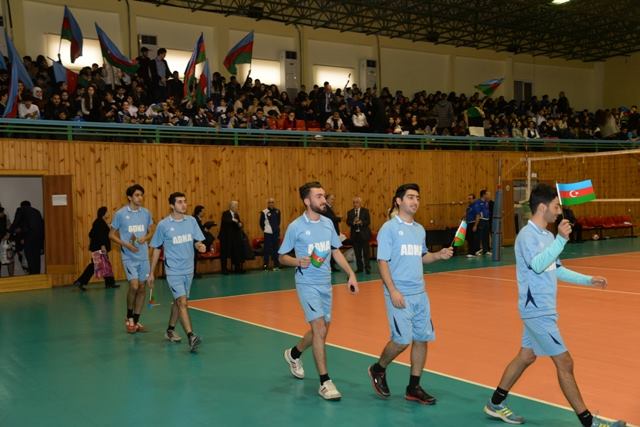 Nəsimi rayonunda Ümummilli Lider Heydər Əliyevin xatirəsinə həsr edilmiş voleybol üzrə turnirə yekun vurulmuşdur.