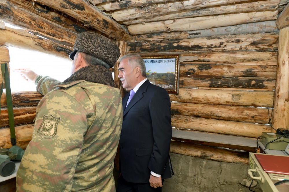 Vasif Talıbov sərhəd kəndindəki postda (FOTOLAR)