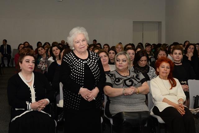 Nəsimi rayonunda “Ümummilli Lider Heydər Əliyev və qadın siyasəti” mövzusunda tədbir keçirilmişdir
