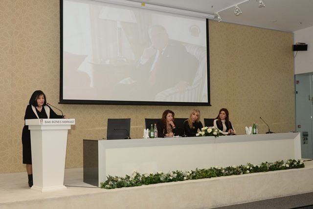 Nəsimi rayonunda “Ümummilli Lider Heydər Əliyev və qadın siyasəti” mövzusunda tədbir keçirilmişdir