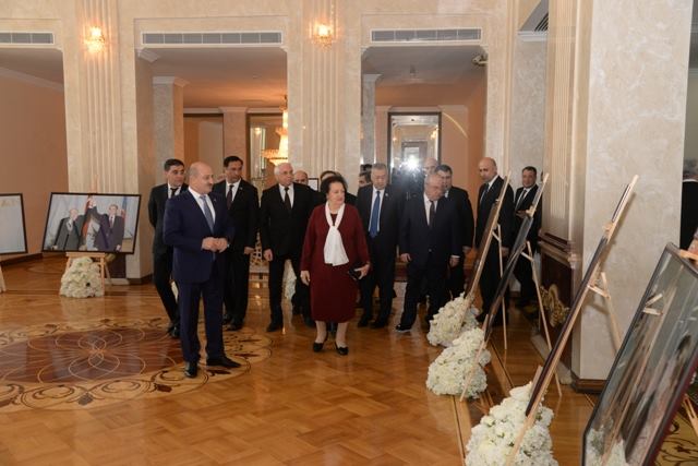 Nəsimi rayonunda əbədiyaşar Ulu Öndər Heydər Əliyevin xatirəsinə həsr olunmuş anım mərasimi keçirilib