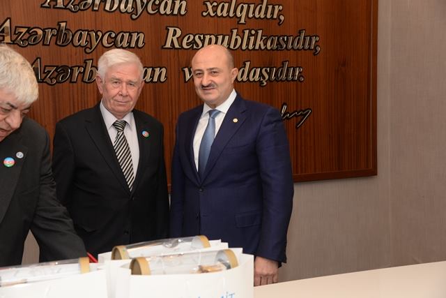 Türkiyə Respublikası İzmit Bələdiyyəsinin nümayəndə heyəti Nəsimi rayon İcra Hakimiyyətində olmuşlar