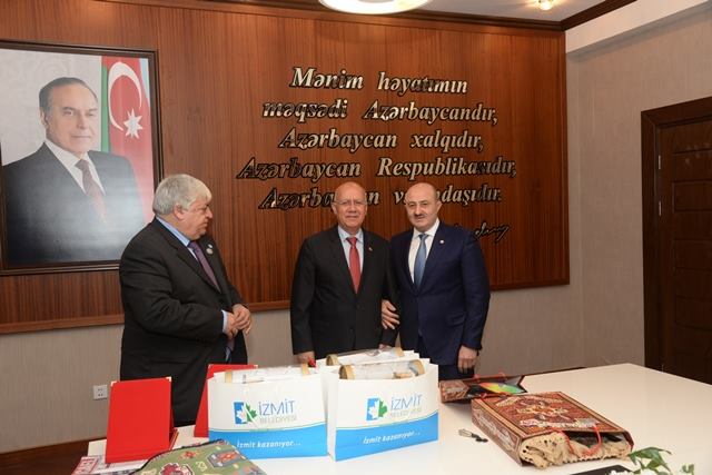 Türkiyə Respublikası İzmit Bələdiyyəsinin nümayəndə heyəti Nəsimi rayon İcra Hakimiyyətində olmuşlar