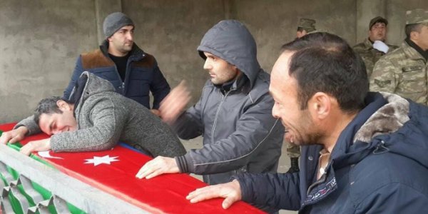Şəhid gizirimizin dəfnindən ürəkdağlayan — FOTOLAR