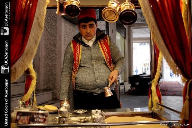 Kamal: "Məqsədim Azərbaycanda çəkəcəyim porno filmə könüllü aktrisa tapmaqdır" - FOTO