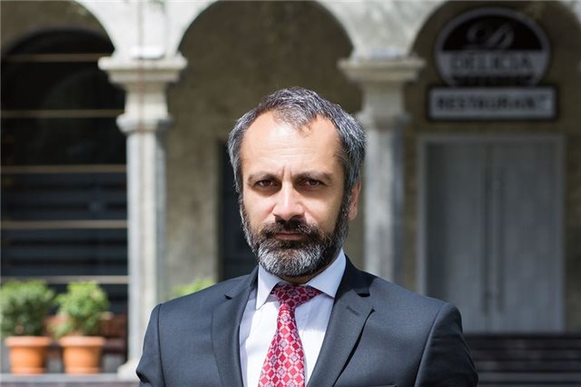 Kirayə evdə qalan azərbaycanlı məşhurlar - SİYAHI