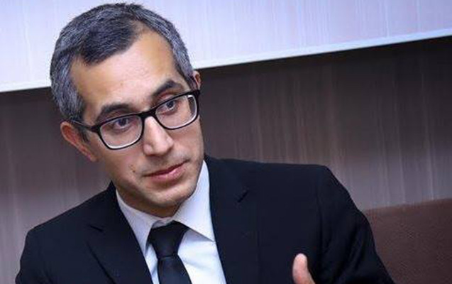 Ləğv edilmiş universitetlər: On minlərlə tələbə ortada qalıb