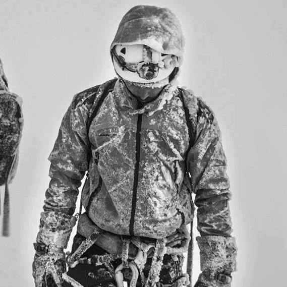 İtkin düşən polis leytinantı tanınmış teleaparıcının qardaşıdır - FOTOLAR