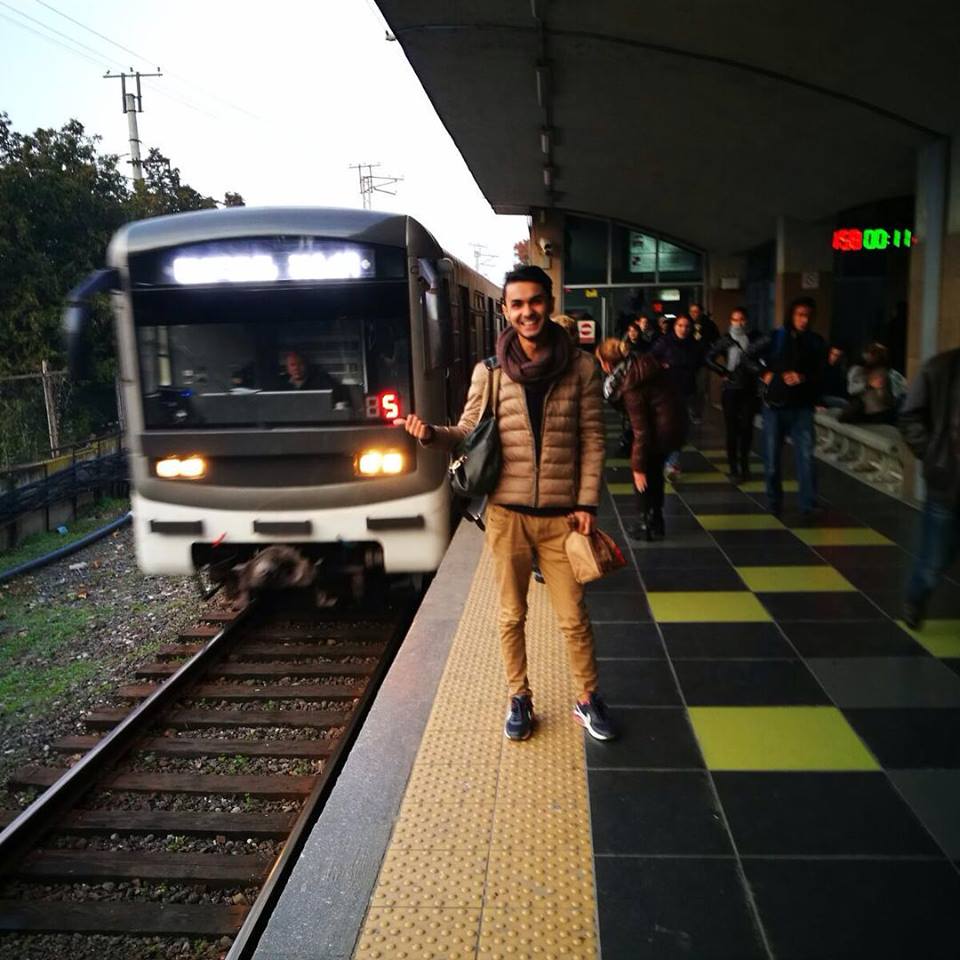 Metroda özünü öldürən gənc: "Metro mənim sevgimdir, ən böyük sevgim" - FOTOLAR