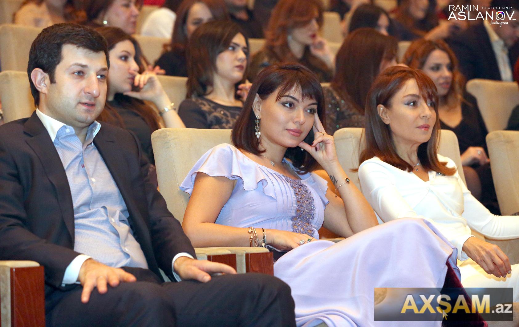 Nərgiz Paşayeva qızı ilə konsertdə - Fotolar