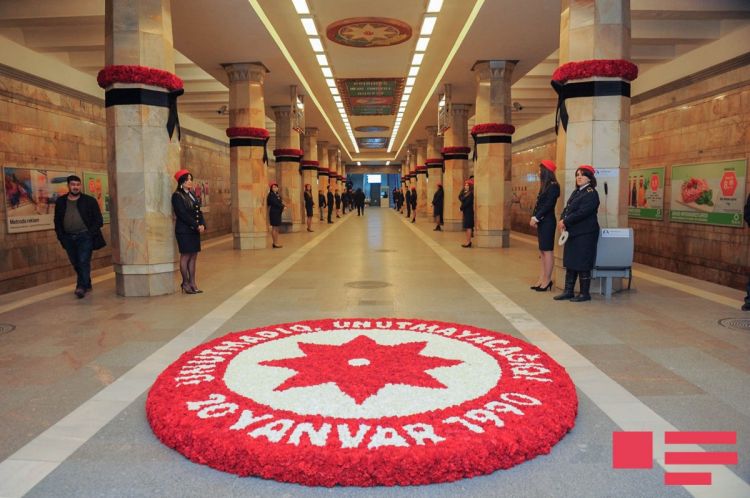 Azərbaycanda həyat durdu: Şəhidlər bir dəqiqəlik sükutla yad edildi - FOTOLAR