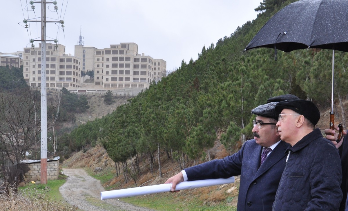 Kəmaləddin Heydərov Bayıldakı sürüşmə zonasına getdi - FOTO