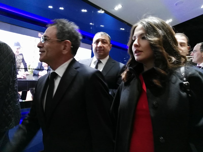 Mədət Quliyev teleaparıcı xanımı ilə əl-ələ - FOTOLAR