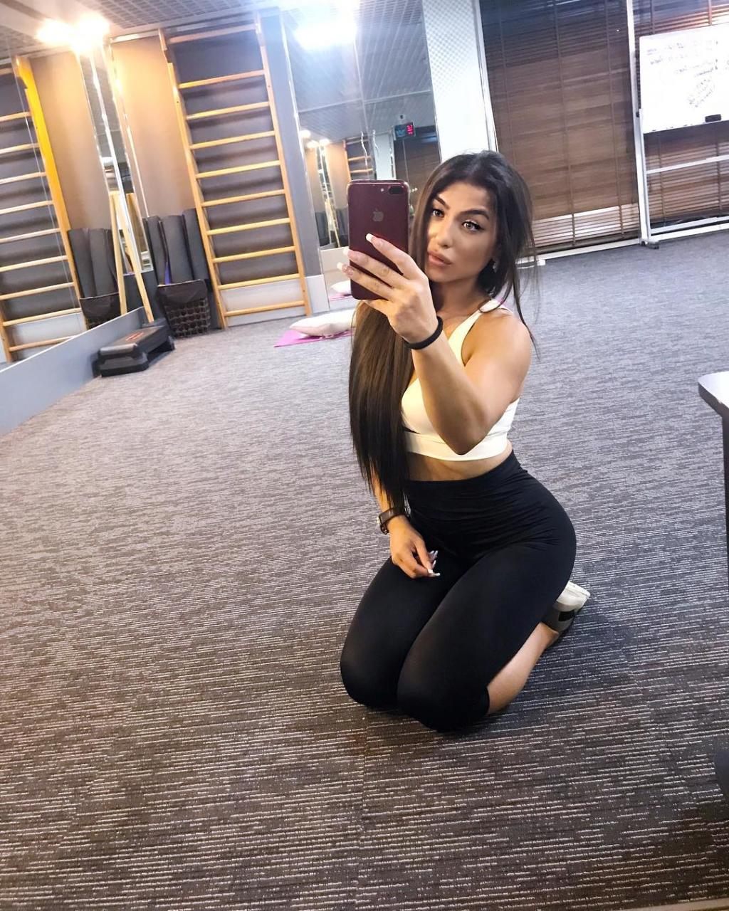Azərbaycanlı qızın bədəni görənləri HEYRAN EDİR - Bikinili FOTOSESSİYA