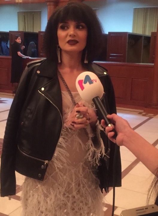 Natavan Həbibi tanınmaz hala düşdü - FOTO