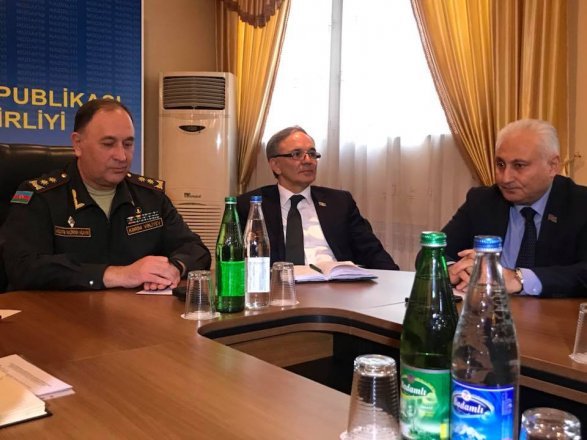 Eynulla Fətullayevdən generala sual: “Hansı nazirin oğlu orduda xidmət edir?...”