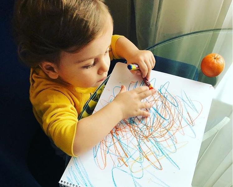 Doğuş və Xoşqədəm əkizləri ilə fotosessiya etdirdi