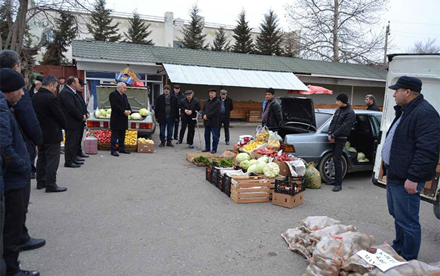 İcra başçısı yarmarkada - FOTOLAR