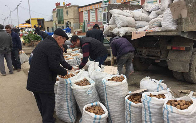 İcra başçısı yarmarkada - FOTOLAR