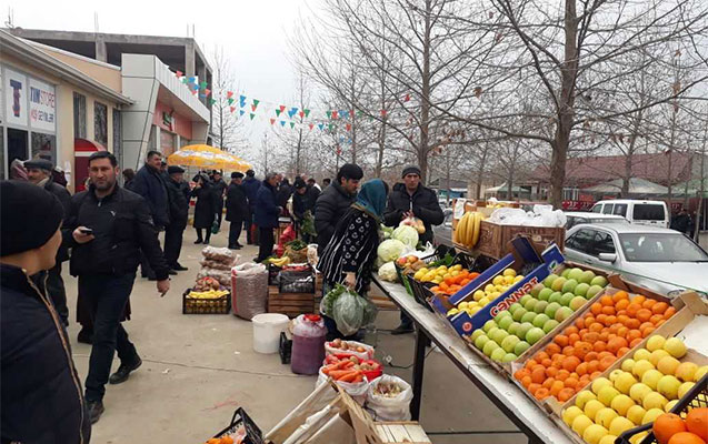 İcra başçısı yarmarkada - FOTOLAR