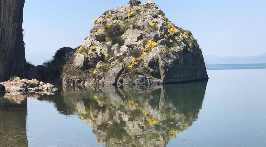 Bu qayaya tərsinə baxın - İnanılmaz bir şey görəcəksiniz... / FOTOLAR