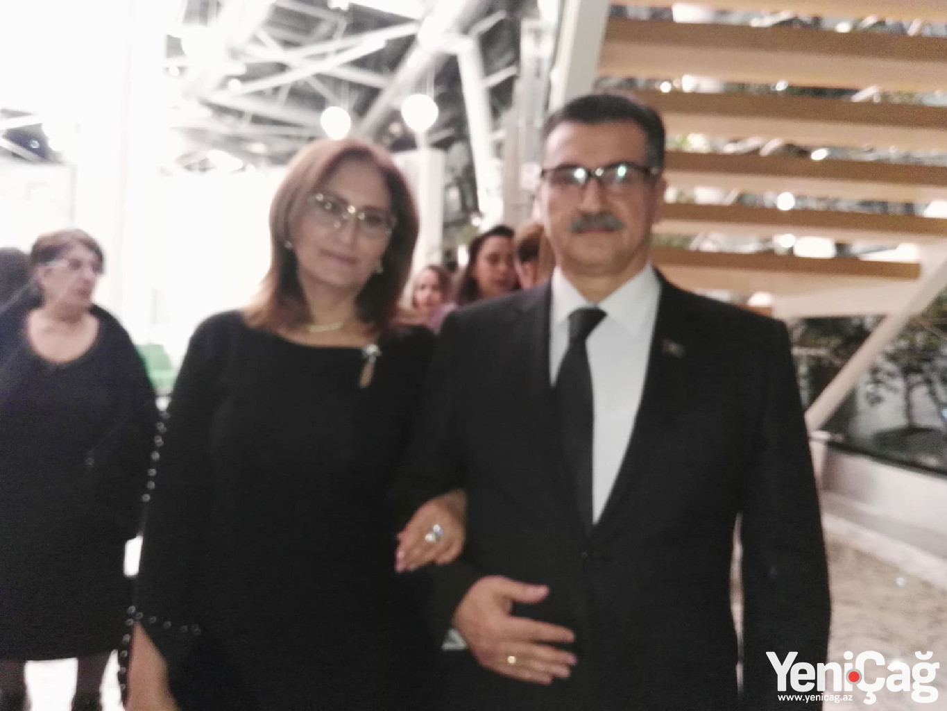Millət vəkili xanımı ilə - FOTOLAR