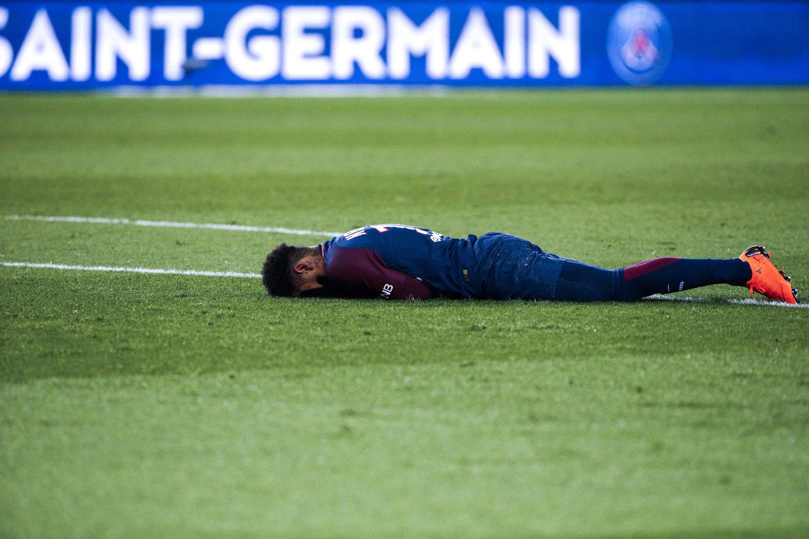 Neymar göz yaşlarını saxlaya bilmədi - FOTOLAR